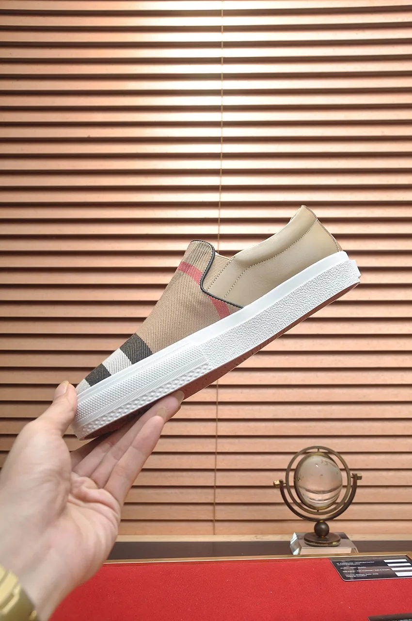 Men's shoes💰480💶[Burberry] (cowhide lining) classic low-top sneakers｜Imported cowhide with classic plaid fabric｜Cow leather lining｜Original outsole｜Fine workmanship and comfortable to wear Size: 38-44 (customized at 45)